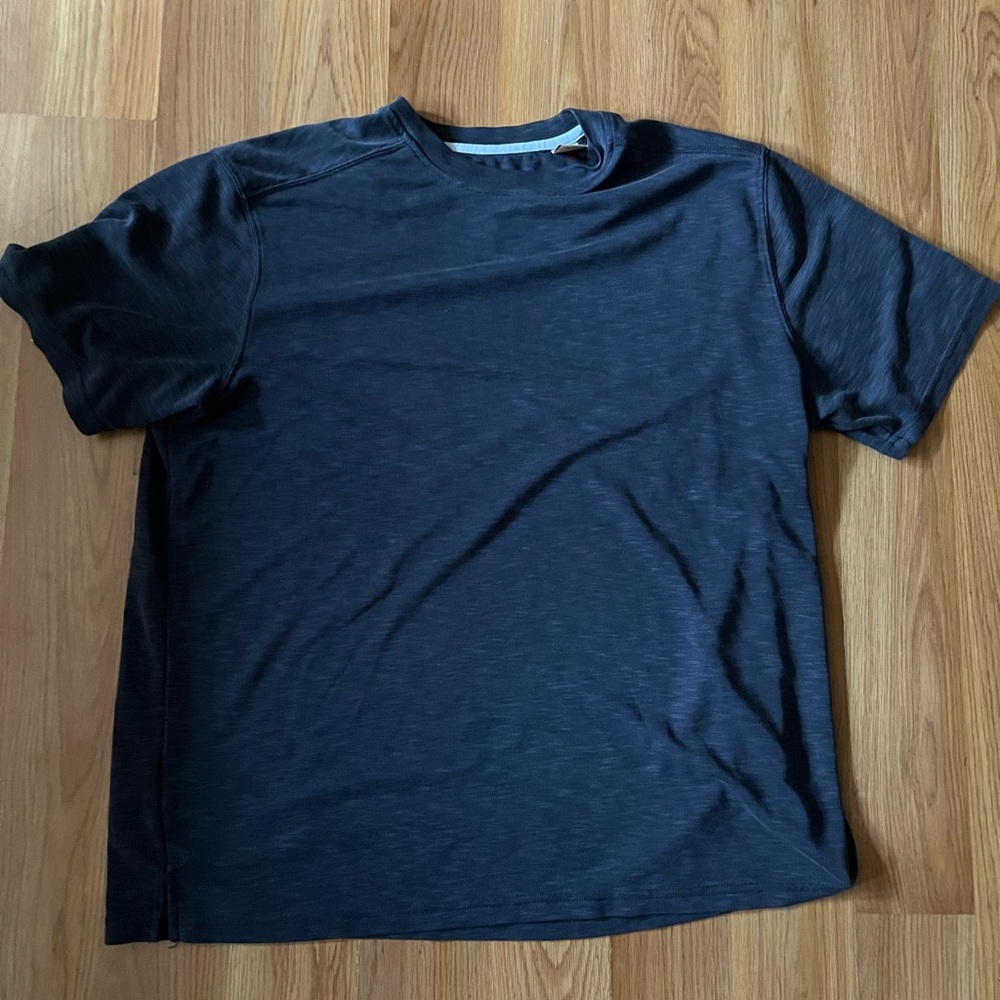 Tommy Bahama Navy Blue T-Shirt Size L